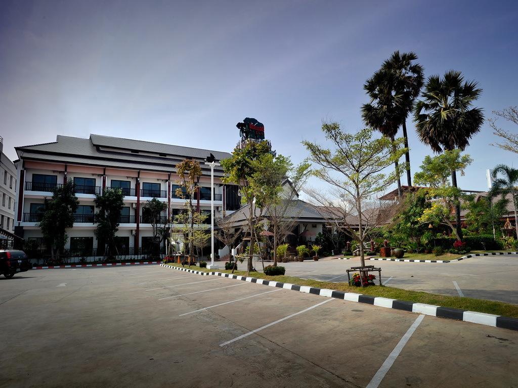 Mammoth Resort Khon Kaen Buitenkant foto