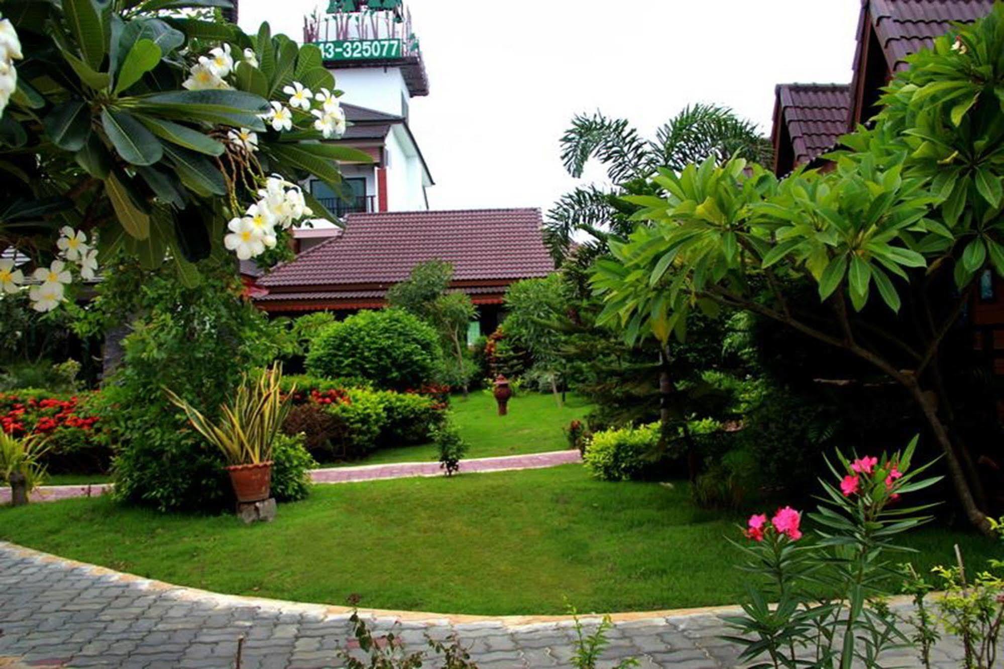 Mammoth Resort Khon Kaen Buitenkant foto